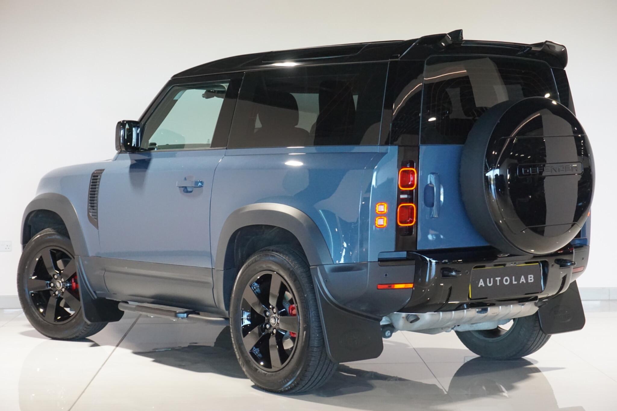 Land Rover Defender 90 2.0 P300 SE SUV 3dr Petrol Auto 4WD Euro 6 (s/s) (300 ps)